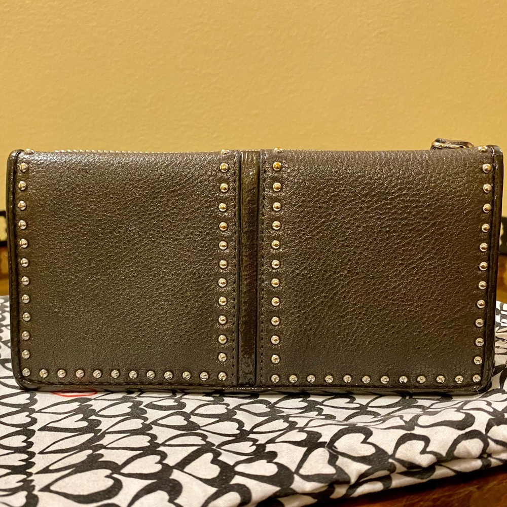 Brighton wallet